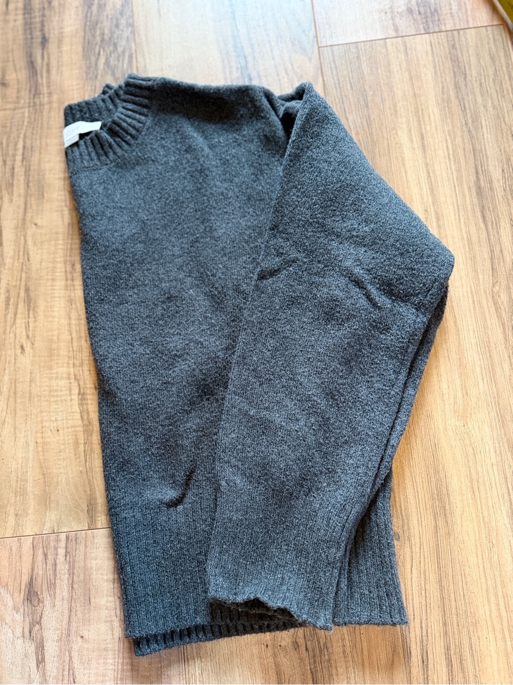 LOFT Charcoal Crewneck Sweater Classic Knit M